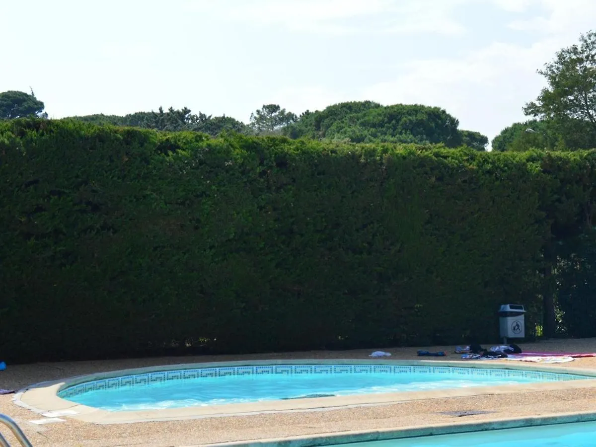 Apartment Appartement A Sainte-Maxime: 3 Pieces, Terrasse, Piscine, Clim, Proche Plage - Fr-1-226-340