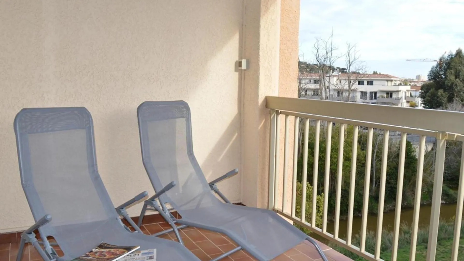 Apartment Appartement A Sainte-Maxime: 3 Pieces, Terrasse, Piscine, Clim, Proche Plage - Fr-1-226-340